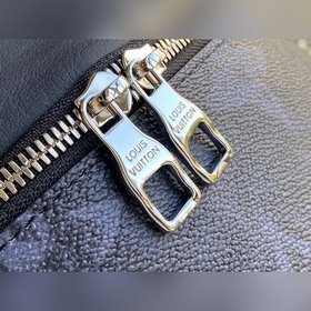 LV Модель M57276 Поясная сумка Discovery Модель с мотивом Monog