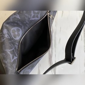 LV Модель M57276 Поясная сумка Discovery Модель с мотивом Monog