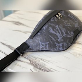 LV Модель M57276 Поясная сумка Discovery Модель с мотивом Monog