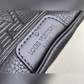 LV Артикул： M57289 Поясная сумка Discovery Изготовлен из мягкой