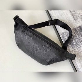LV Артикул： M57289 Поясная сумка Discovery Изготовлен из мягкой