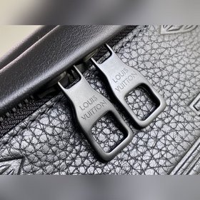 LV Артикул： M57289 Поясная сумка Discovery Изготовлен из мягкой