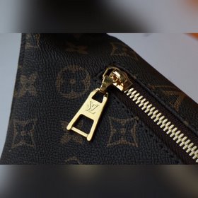 LV BUMBAG Поясная сумка Модель M43644 Изготовленный из классичес