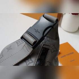 LV поясная сумка Артикул： m46108 Серый (тиснение) Новая поясная с