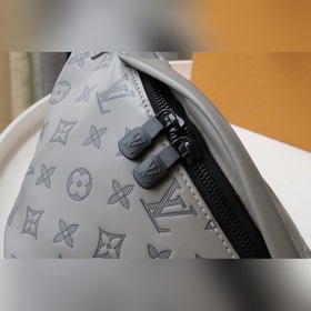LV поясная сумка Артикул： m46108 Серый (тиснение) Новая поясная с