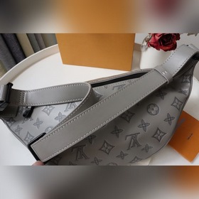 LV поясная сумка Артикул： m46108 Серый (тиснение) Новая поясная с