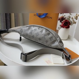LV поясная сумка Артикул： m46108 Серый (тиснение) Новая поясная с
