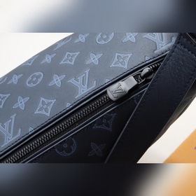 LV Артикул： M45729 Маленький поясной кошелек DISCOVERY Этот поя