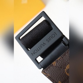 LV 【S Lock Sling поясная сумка】 Артикул： M45807 Сумка С магнитн