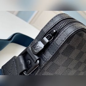 LV Модель M44165 Черный Alpha почтовая сумка Изготовлена из ткани