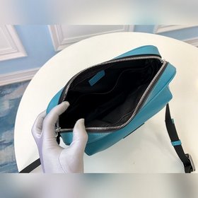 LV Модель M30241 OUTDOOR Почтовая сумка Louis Vuitton встречает в
