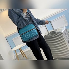 LV Модель M30241 OUTDOOR Почтовая сумка Louis Vuitton встречает в