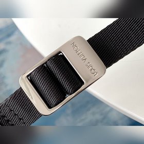 LV Модель M30243 OUTDOOR Почтовая сумка Louis Vuitton встречает в