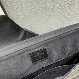 LV Messenger PM Explorer маленькая сумка-почтальон, модель M40565
