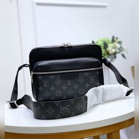 LV Модель M30242 M30233 OUTDOOR Почтовая сумка Louis Vuitton встр
