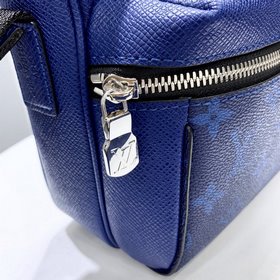 LV Модель M30242 M30233 OUTDOOR Почтовая сумка Louis Vuitton встр