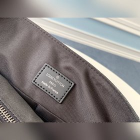 LV Модель M40539 EXPLORER Почтовая сумка среднего размера Идеаль