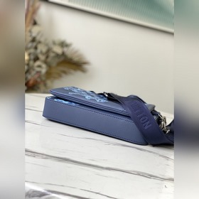 LV Артикул： M57840 Сумка Trio Сумка с зернистой кожей, пропитан