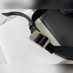 LV Артикул： M30703 Сумка-почтальон Outdoor Сложный процесс инкр