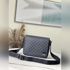 LV Артикул： N42710 Черный маленький почтальон Изготовлена из про