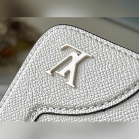 LV Модель： M30813 Белый  Новая сумка-почтальон с клапаном Тонка