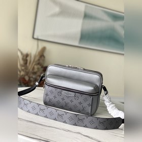 LV Артикул： M30830  Почтовая сумка Классическая форма из паруси