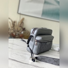 LV Артикул： M30830  Почтовая сумка Классическая форма из паруси