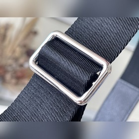 LV Артикул： M30850 Черный Маленькая сумка-почтальон Изготовлена