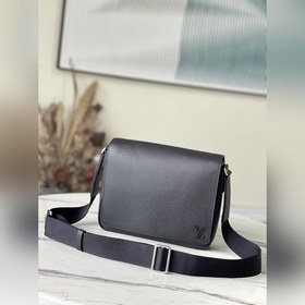 LV Артикул： M30850 Черный Маленькая сумка-почтальон Изготовлена