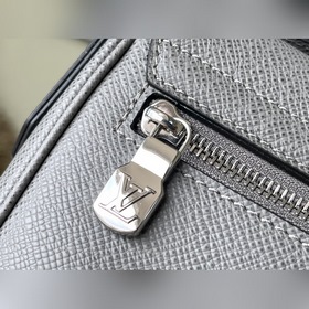 LV Артикул： M30851 Серый мелкий почтальон Изготовлена из кожи гл