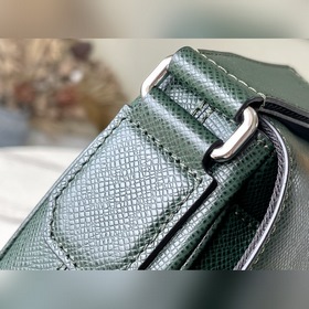 LV Артикул： M30861 Зеленая сумка-почтальон небольшого размера Из