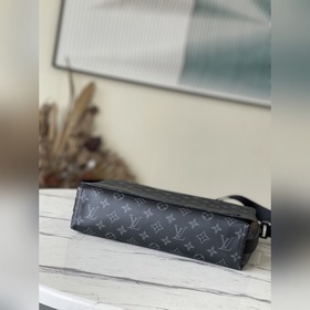 LV Артикул： M45271 Черный с цветочным узором Мужская сумка-почта
