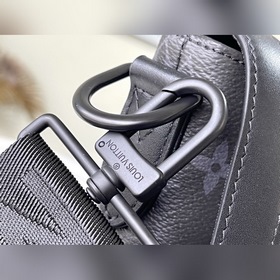LV Модель： M45911 Черный с цветочным узором Сумка-почтальон Дан