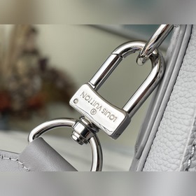 LV Артикул： M59327 Серый Новая модель сумки почтальона Современн