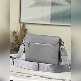 LV Артикул： M59327 Серый Новая модель сумки почтальона Современн