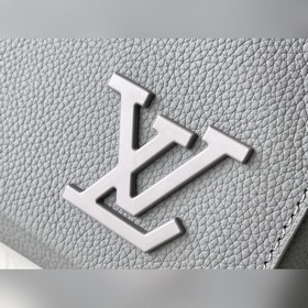 LV Артикул： M59327 Серый Новая модель сумки почтальона Современн