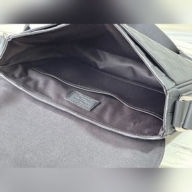 LV Модель： N42711 Кожаная сумка-почтальон с тиснением, маленькая