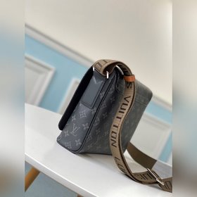 LV Модель M45627 District Маленькая сумка почтальона Изготовлена