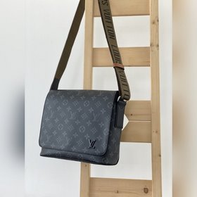 LV Модель M45627 District Маленькая сумка почтальона Изготовлена