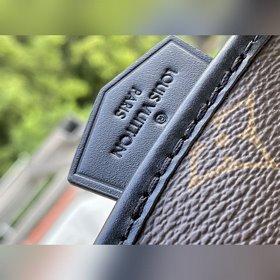 LV Сумка-мессенджер Odyssey, модель M44223, с тисненым узором Э