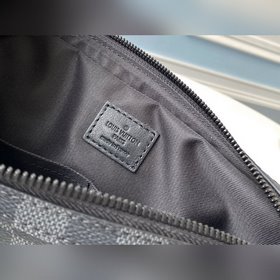LV Модель N40364 Alpha Почтовая сумка Классическая конструкция из