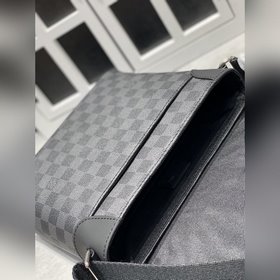 LV DISTRICT Маленькая сумка N41028 черная Стильная и легко сочет