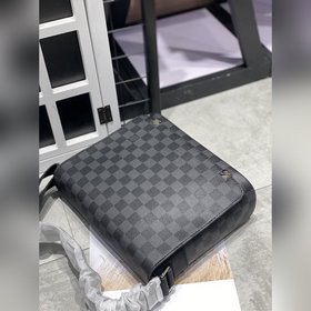 LV DISTRICT Маленькая сумка N41028 черная Стильная и легко сочет