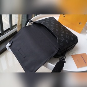 LV 【STEAMER Почтовая сумка】 Артикул： M45585 Черный с цветочным 