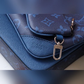 LV Артикул： M30848 Сумка почтальона Эта сумка-почтальон Trio из