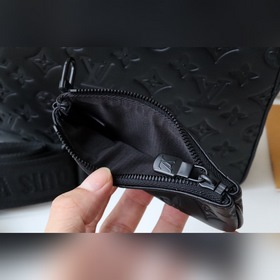 LV Модель： M69827 Почтовая сумка из кожи с тиснением Сумка курьер
