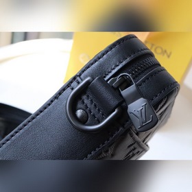 LV Модель： M69827 Почтовая сумка из кожи с тиснением Сумка курьер
