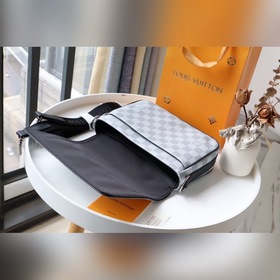 LV Артикул： N50026 Сумка STUDIO Эта сумка-почтальон Studio изгот