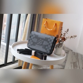LV Артикул： N50026 Сумка STUDIO Эта сумка-почтальон Studio изгот