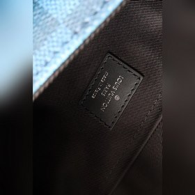 LV Артикул： N50026 Сумка STUDIO Эта сумка-почтальон Studio изгот